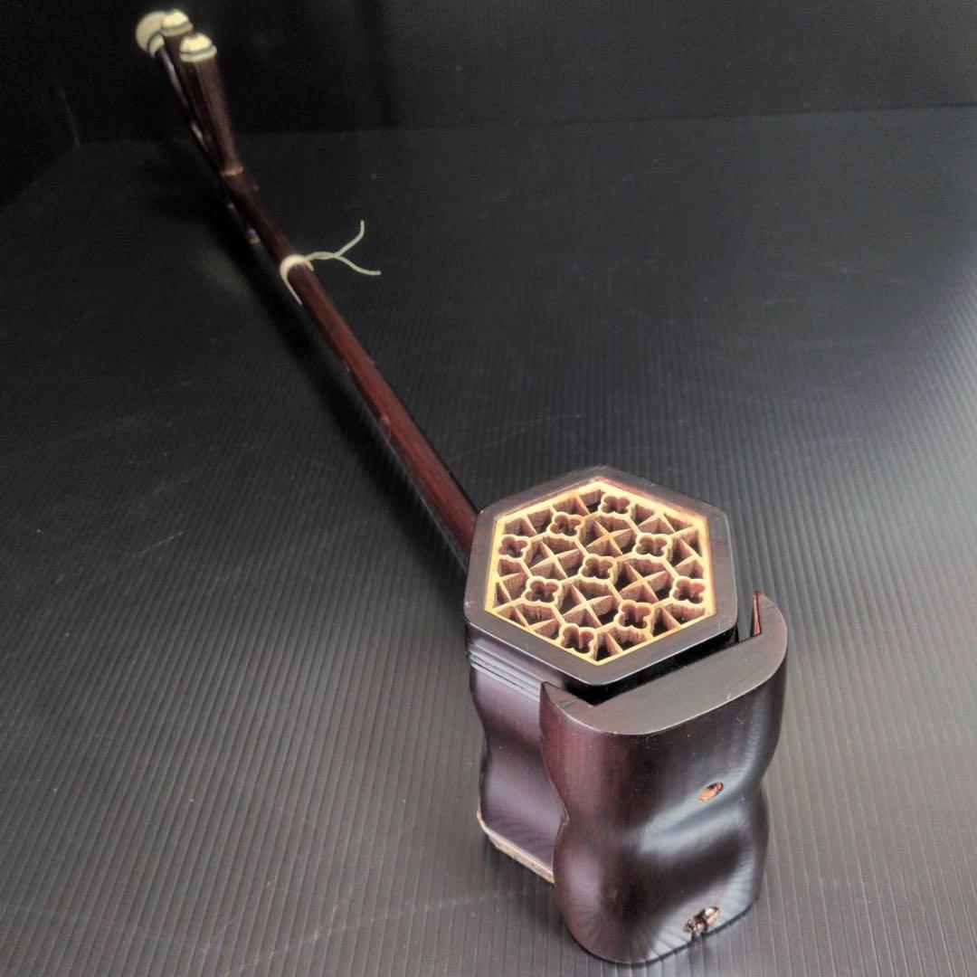 中国蘇州製 二胡 六角胴／ケース付／駒2個・未使用弦・松ヤニ付属／重量約765g