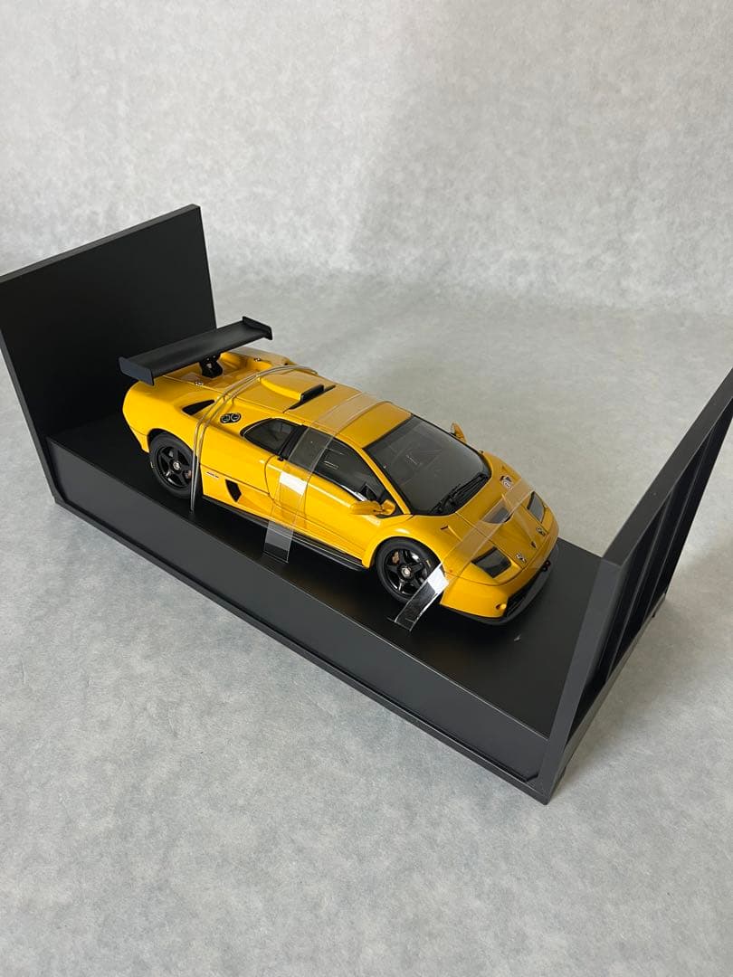 オートアート　ディアブロ　GTR スケール1/18 Diablo 黄色