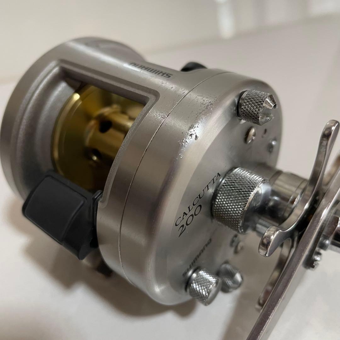 SHIMANO CALCUTTA 両軸リール 右巻き　シマノ　カルカッタ200