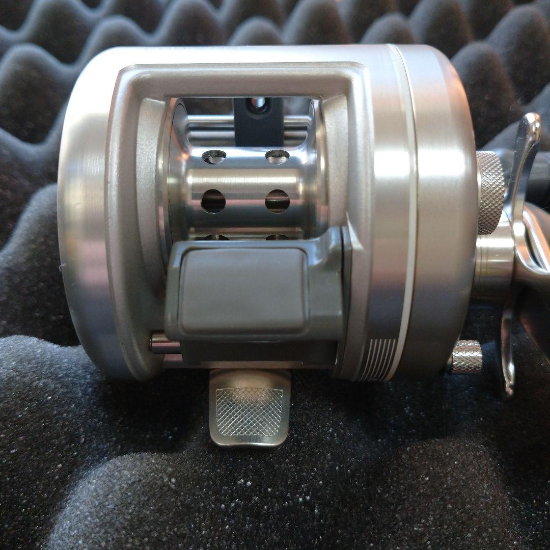 シマノ 初代カルカッタ100 新品未使用 デッドストック カルカッタ 100