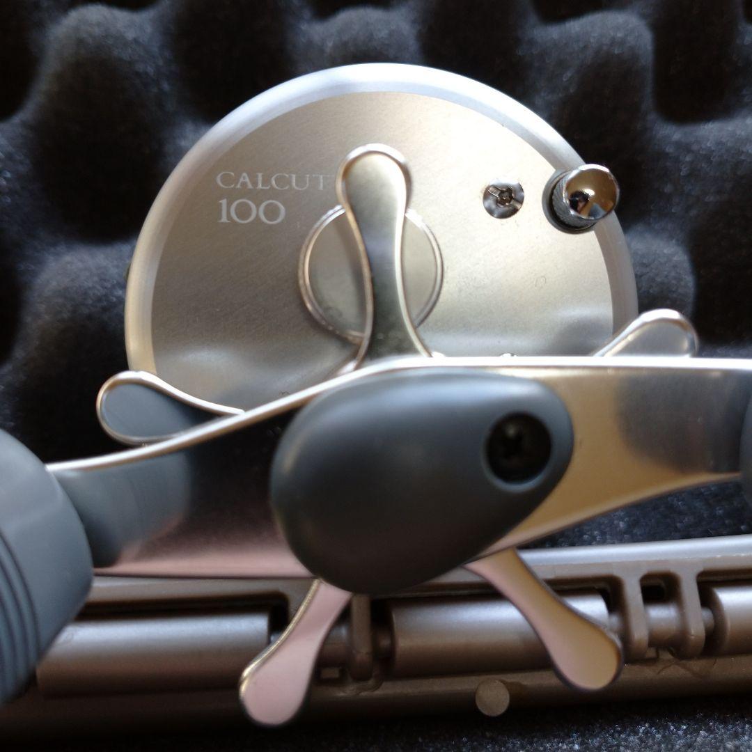 シマノ 初代カルカッタ100 新品未使用 デッドストック カルカッタ 100