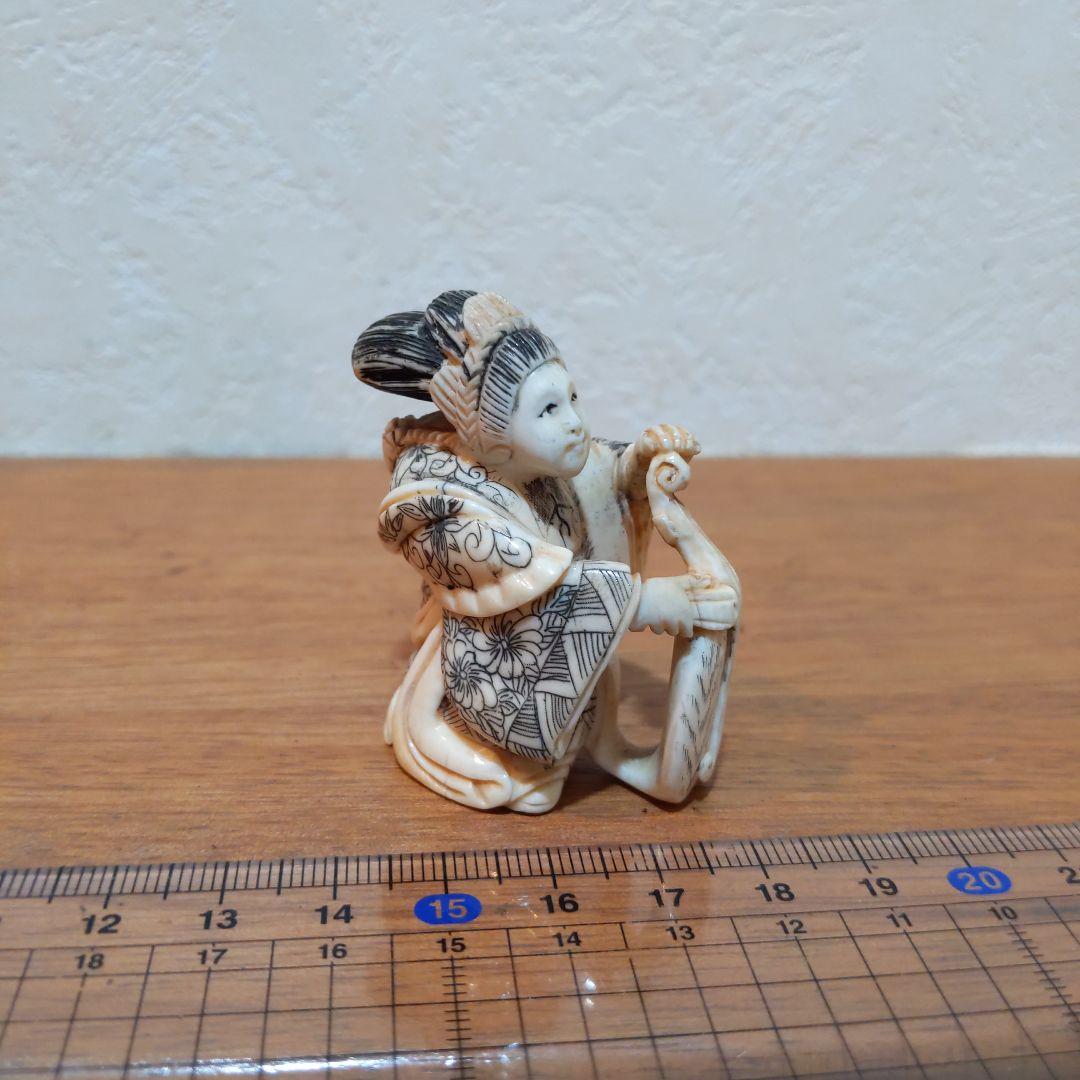 時代提げ物 七福神根付 天然素材【弁才天】高さ約5.0cm 重さ約35ｇ 弁財天