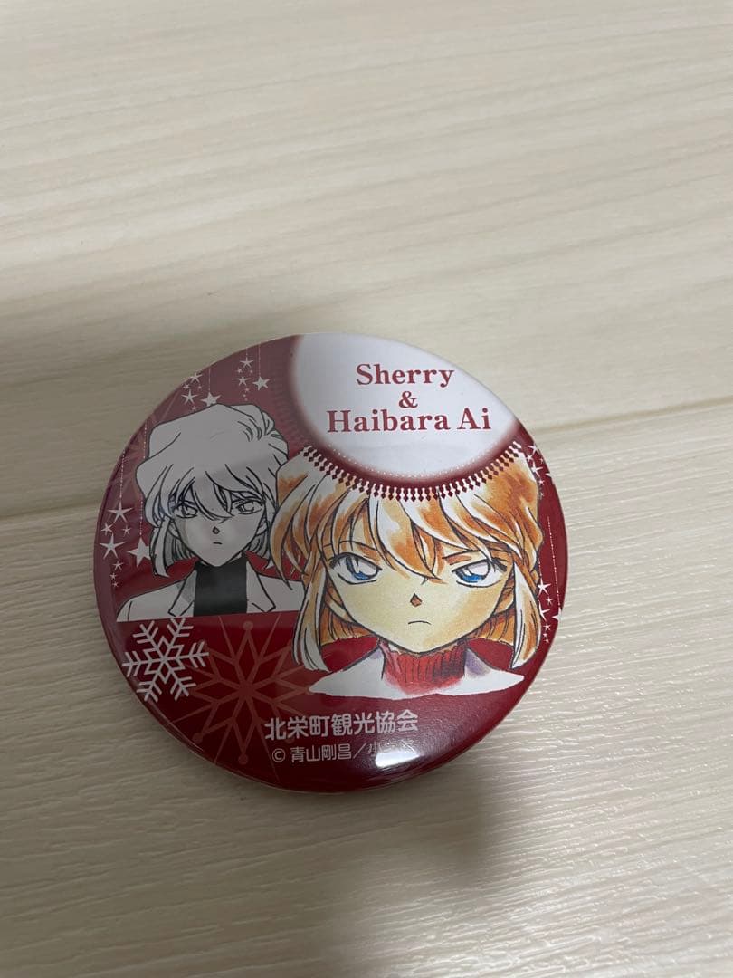 プレミア限定100個　コナン　灰原哀　シェリー30周年缶バッジ