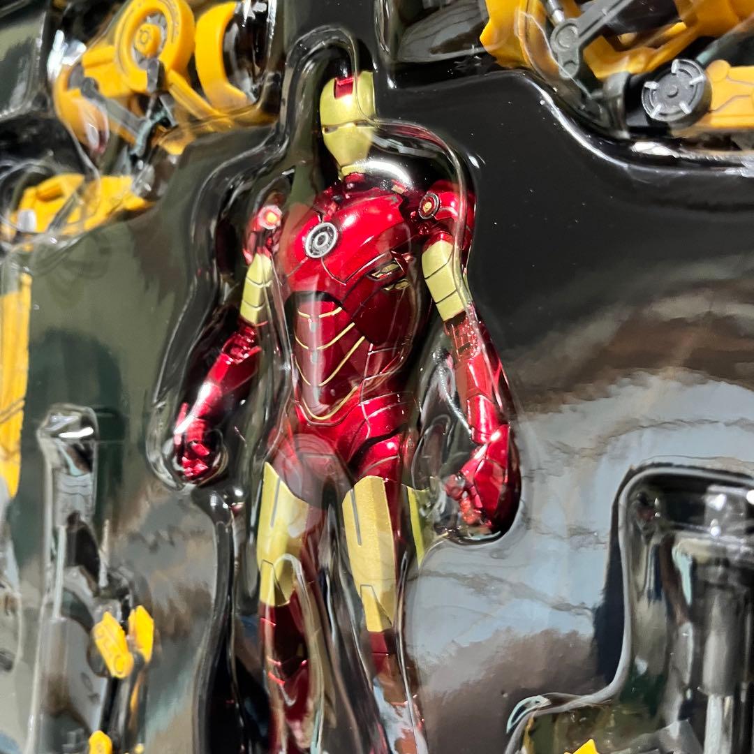 ZDtoys アイアンマン 本体＆修理台 スーツアップガントリー フィギュア