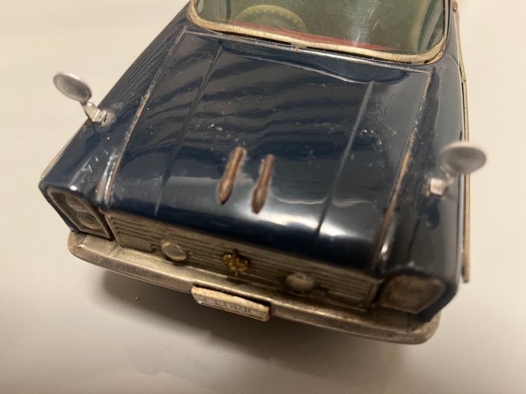 ブリキのセドリック