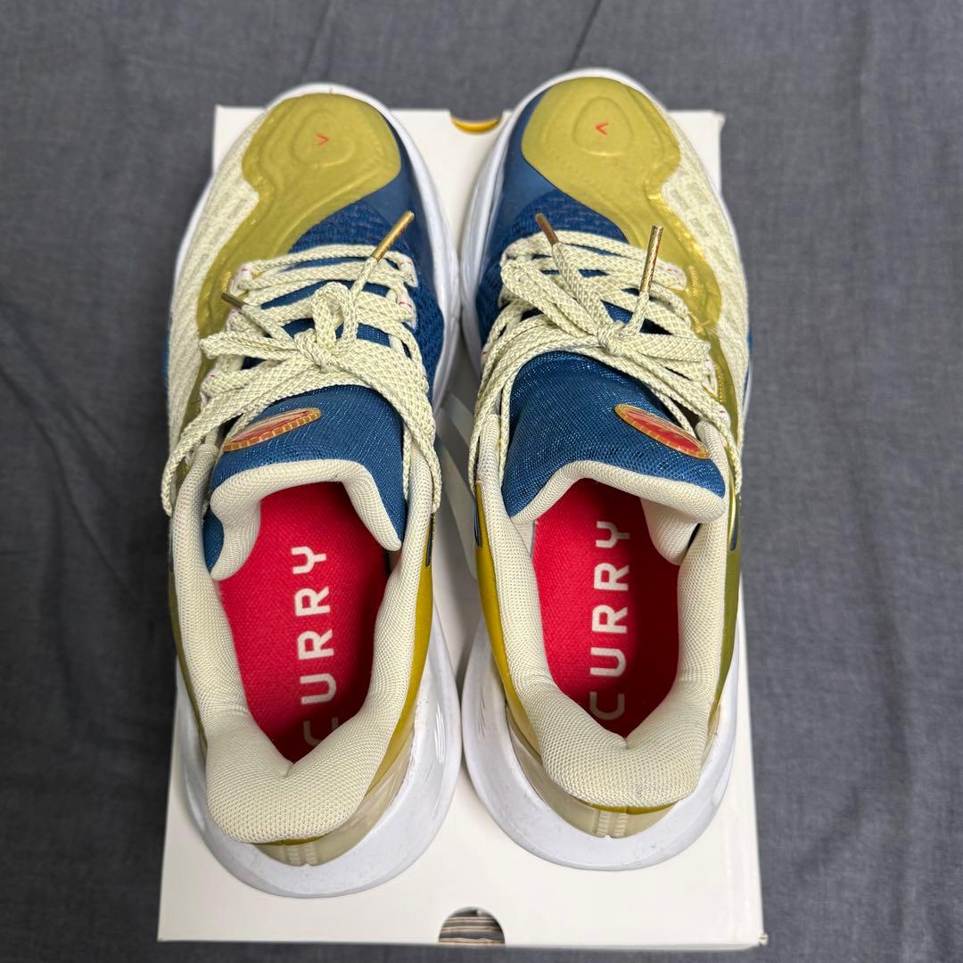 美品　CURRY 11 バスケットボールシューズ 28cm