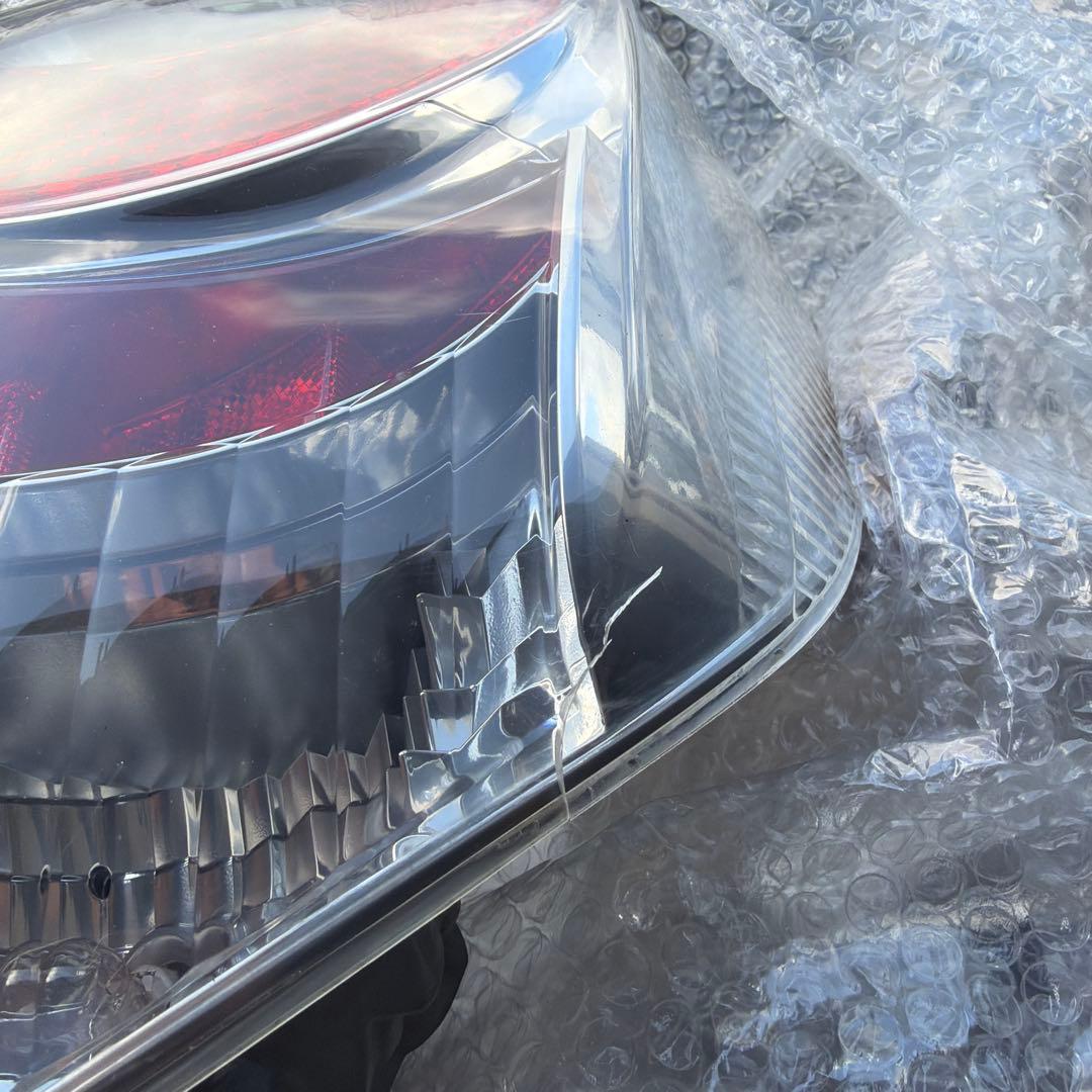 トヨタアクア NHP10 純正 右テールランプ