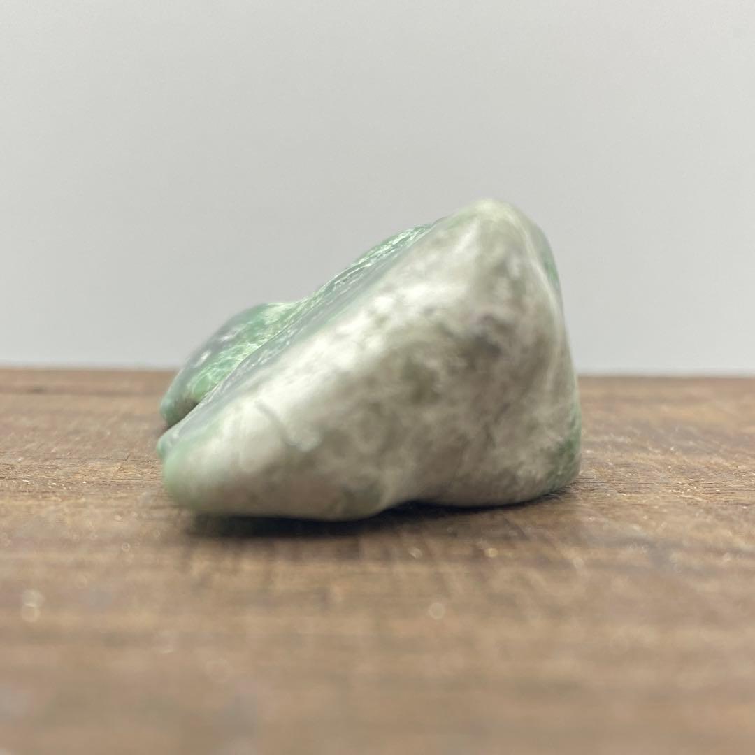 【G096】糸魚川産　翡翠　37g　天然石　原石　ヒスイ　パワーストーン　素材