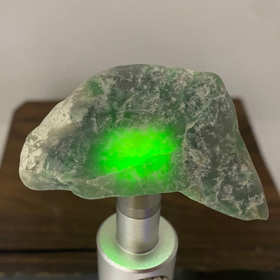 【G096】糸魚川産　翡翠　37g　天然石　原石　ヒスイ　パワーストーン　素材