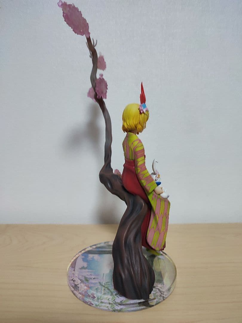 鏡音リン ～花色衣～ 1/8 完成品フィギュア