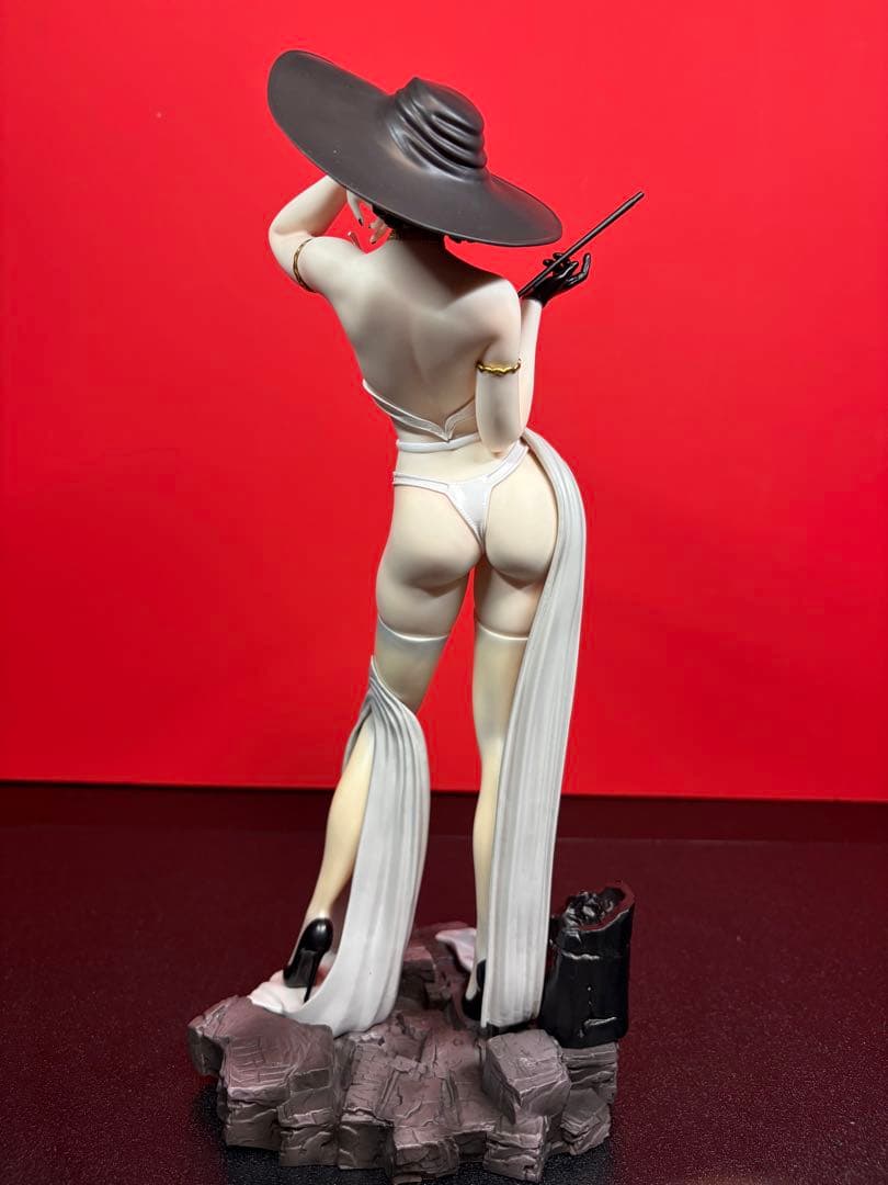 バイオハザード ヴィレッジ ドミトレスク夫人 フィギュア