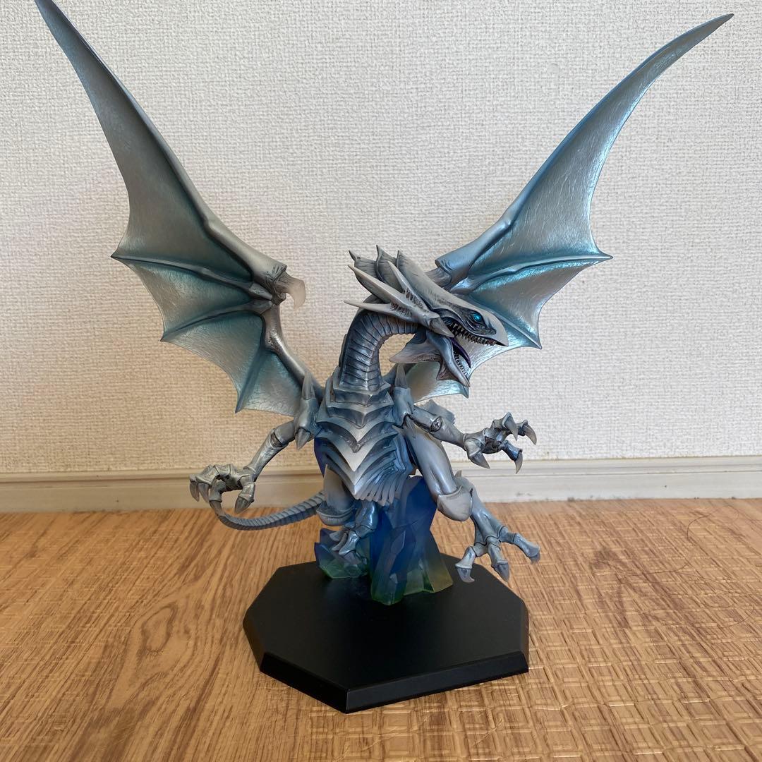 青眼の白龍 フィギュア