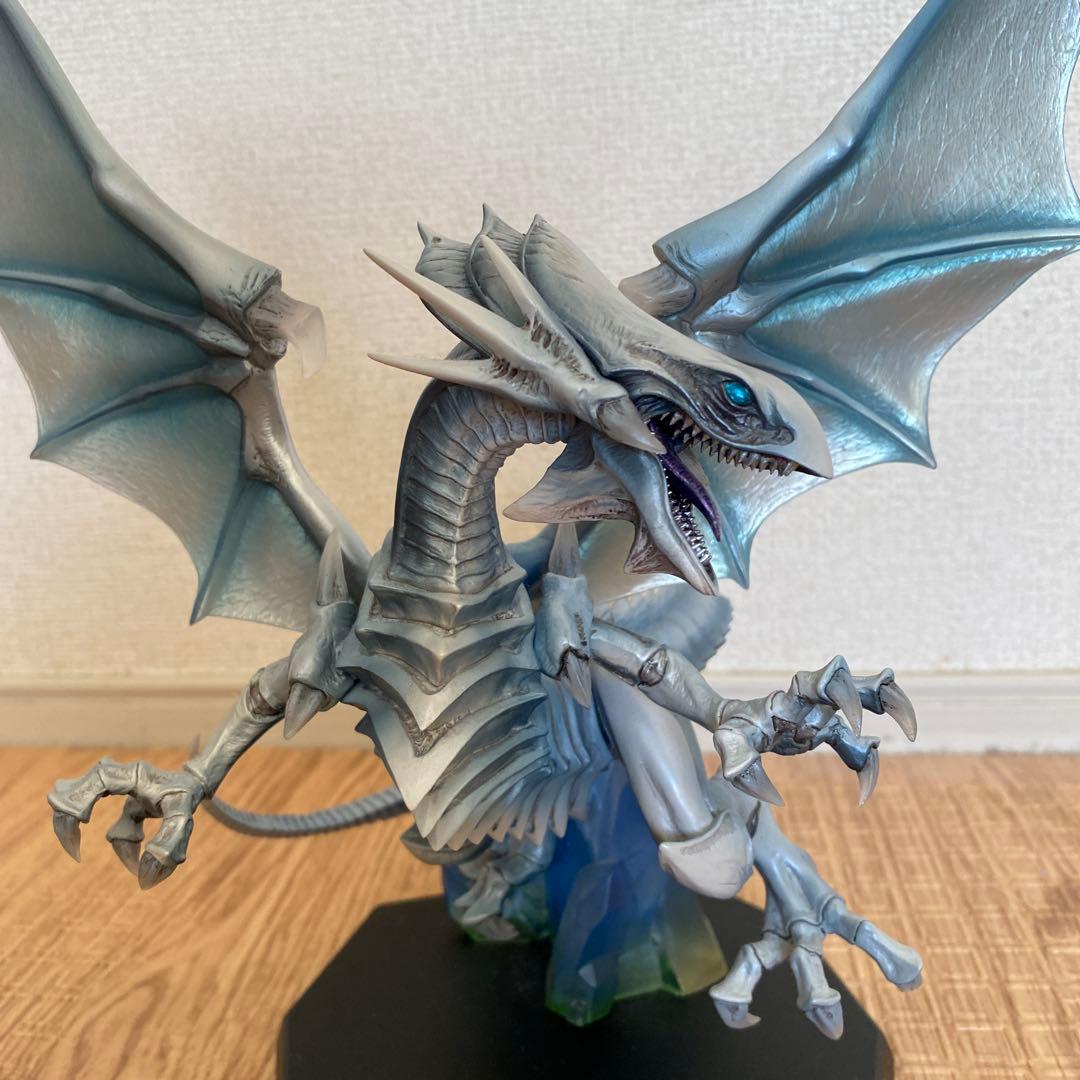 青眼の白龍 フィギュア