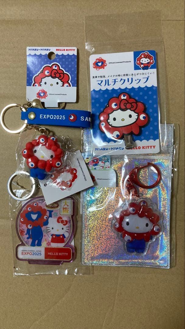 ラスト1組　大阪万博　ミャクミャクマスコットストラップ4種類　ハローキティ