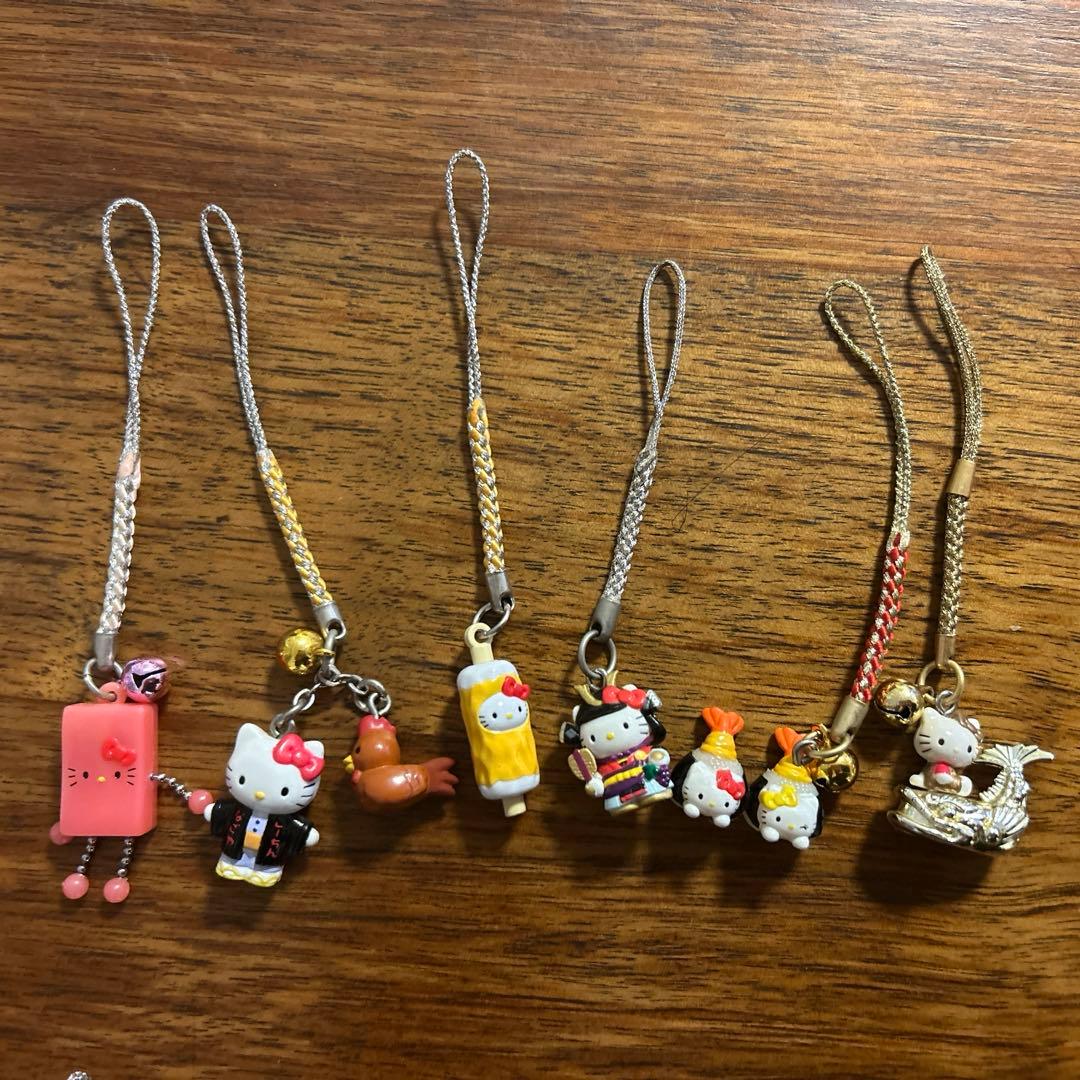 ご当地限定　中部地方　ハローキティストラップ33個＋チャーム1個セット