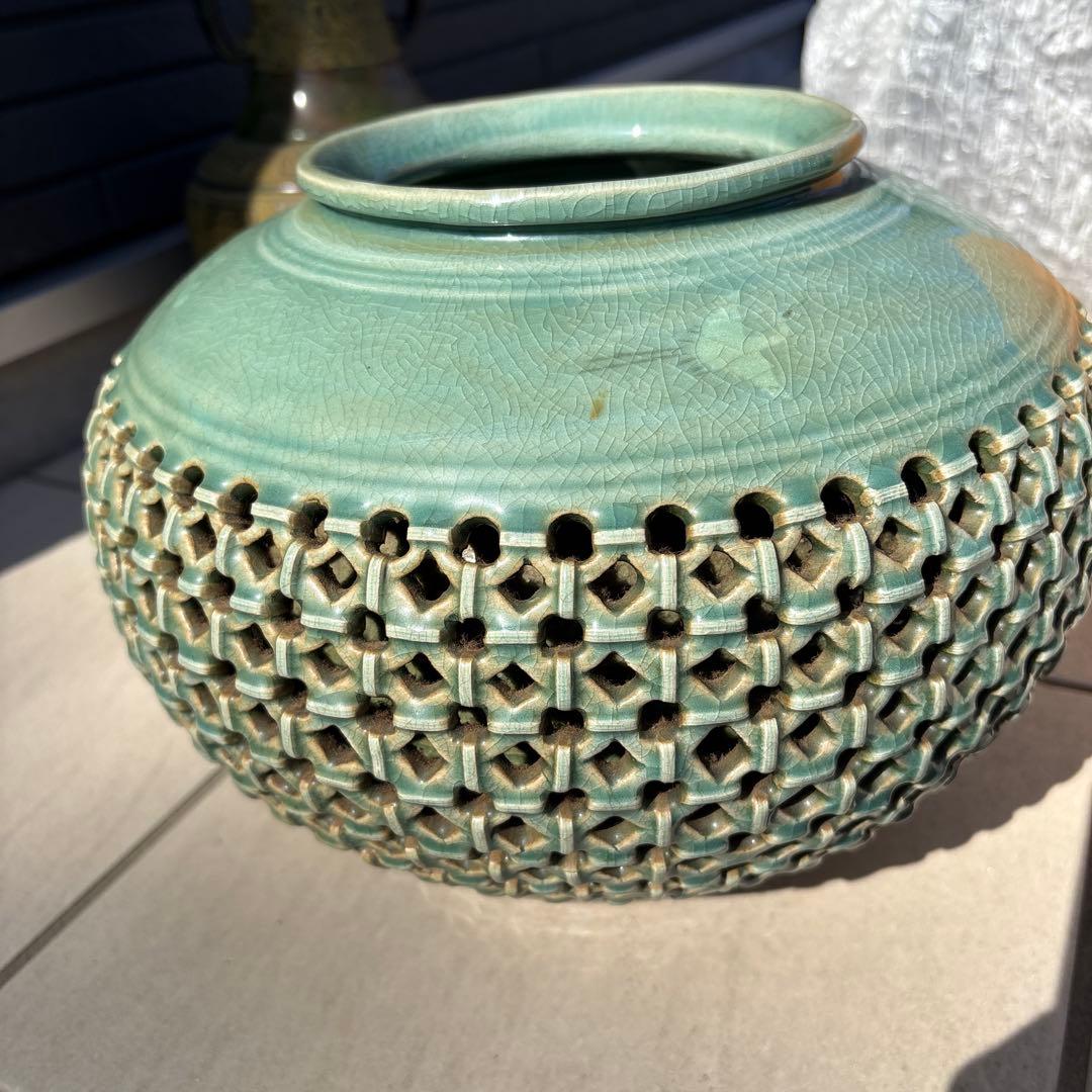 【共箱付】三川内焼 金遊窯 今村芳元作 青磁透かし彫り 飾壺