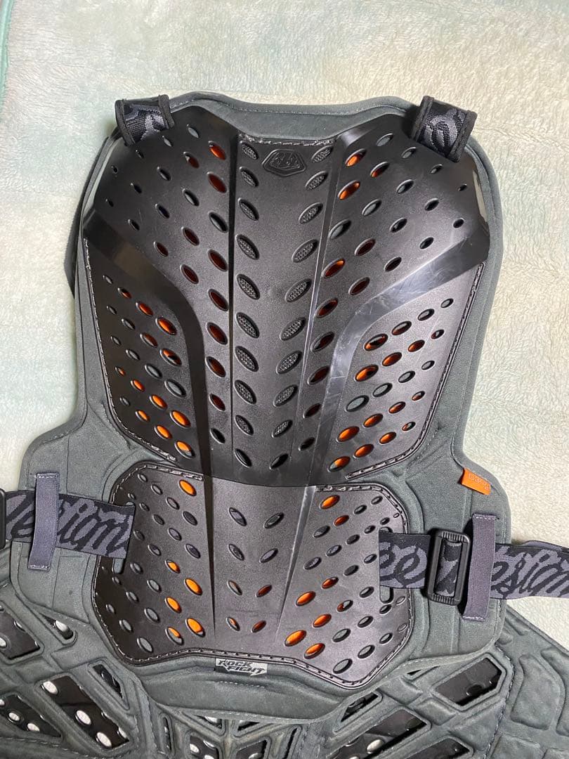 トロイリーデザイン D3O 胸部プロテクター チェストプロテクター