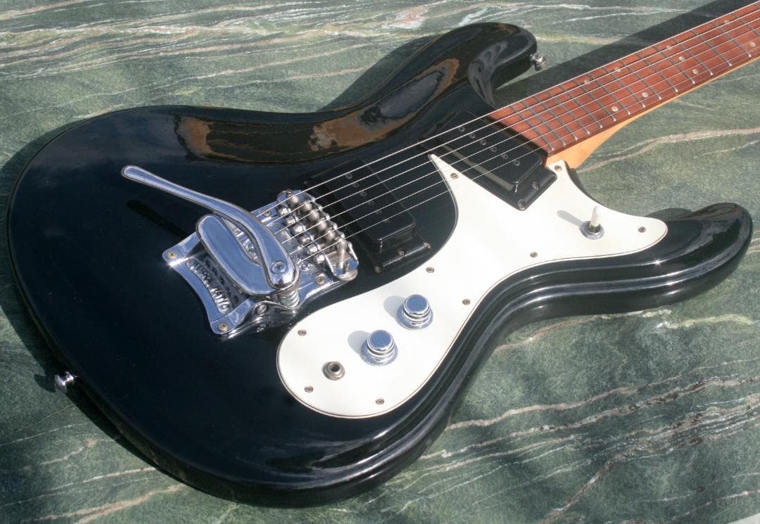 全音Morales ZES-300 “Ventures” 60年代＋ハードケース