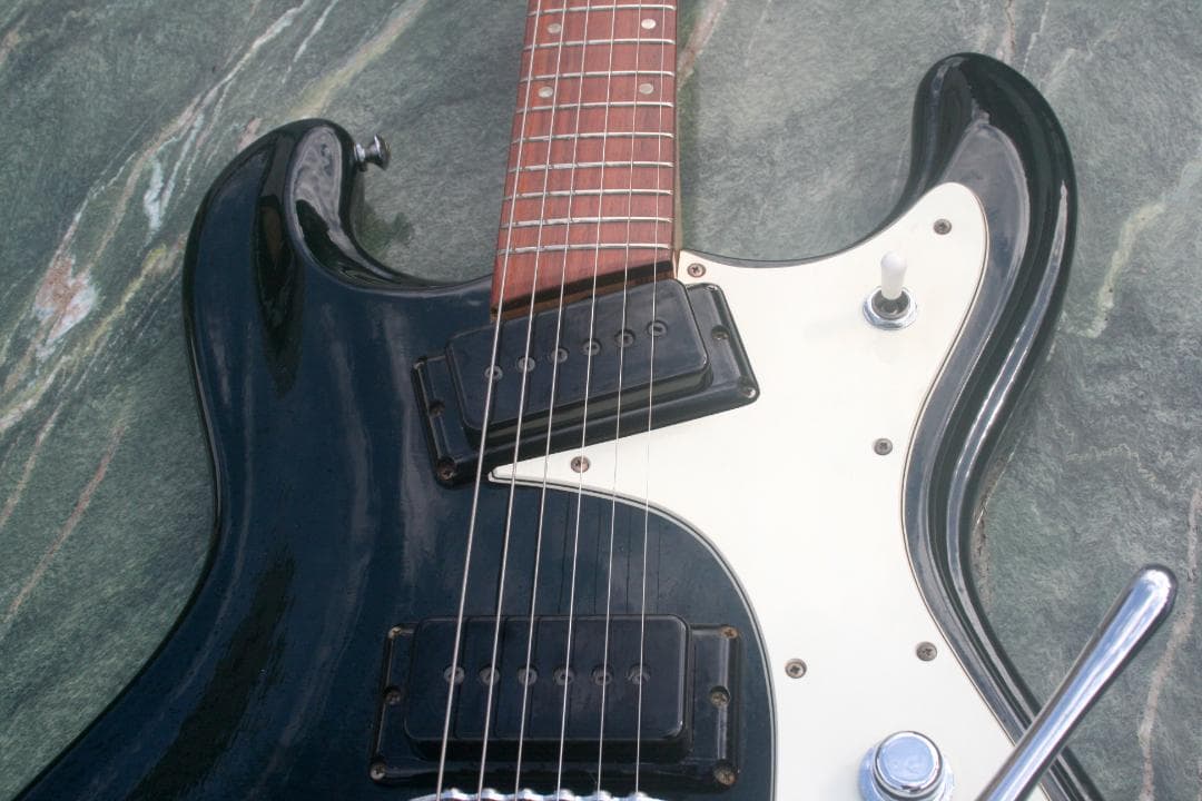 全音Morales ZES-300 “Ventures” 60年代＋ハードケース