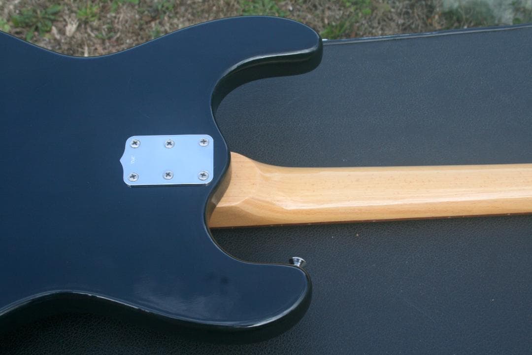 全音Morales ZES-300 “Ventures” 60年代＋ハードケース