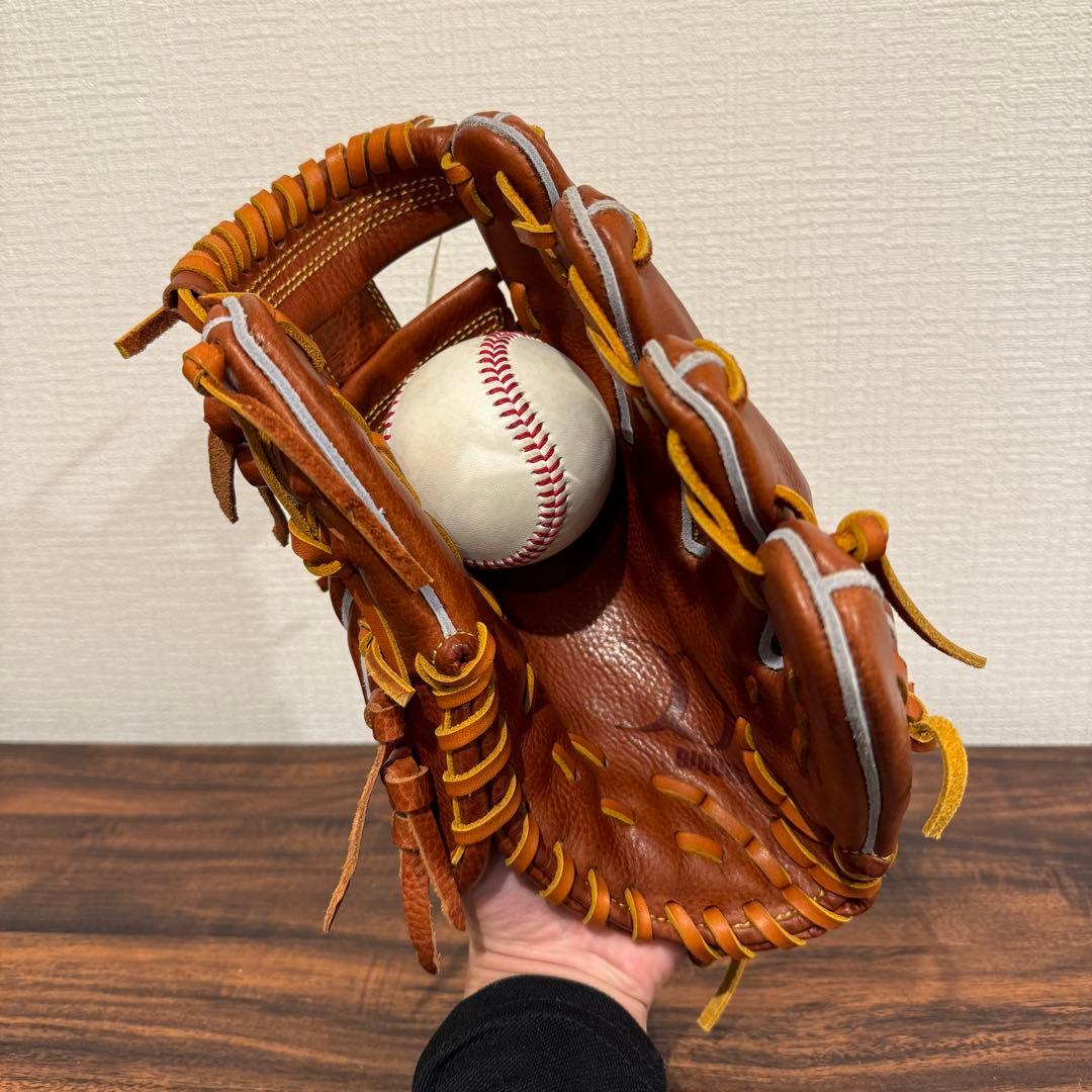 【20%OFF】DIQUES硬式グラブ　型付け済、非売品ブレスレット付き