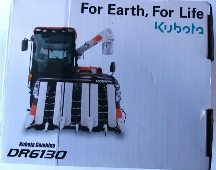 【未開封・レア品】KUBOTA コンバインDR6130 模型 1/32スケール