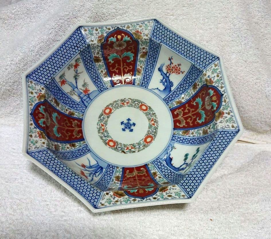 十二代柿右衛門八角形の青赤花柄鉢A415