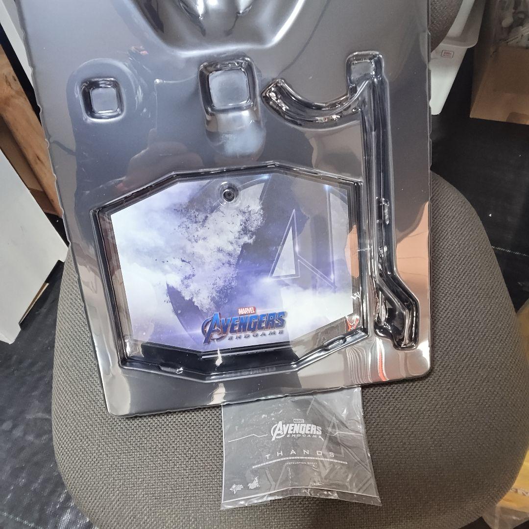 サノス フィギュア ホットトイズ アメコミ