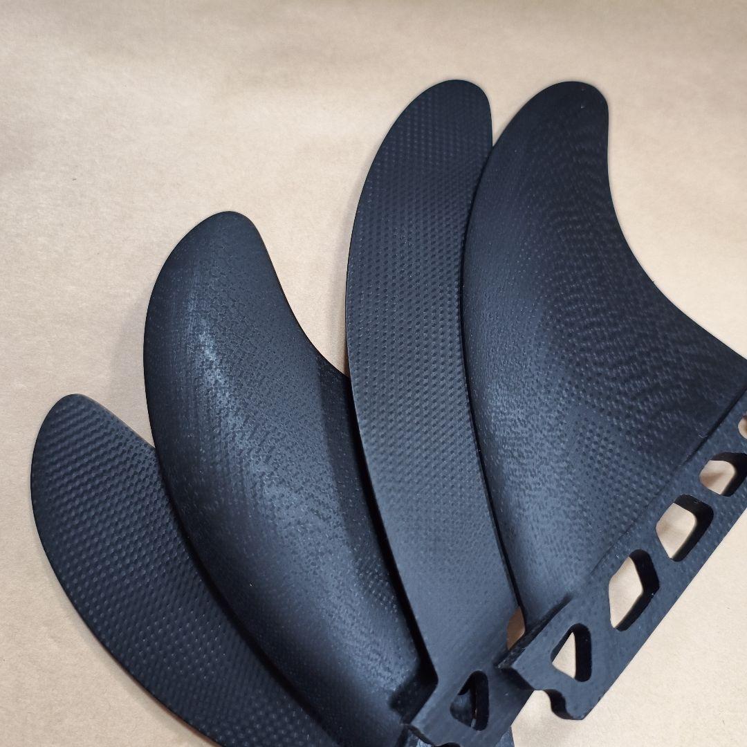 フューチャーフィン対応　BLACK　ＶＯＬＡＮカラー クワッドフィン