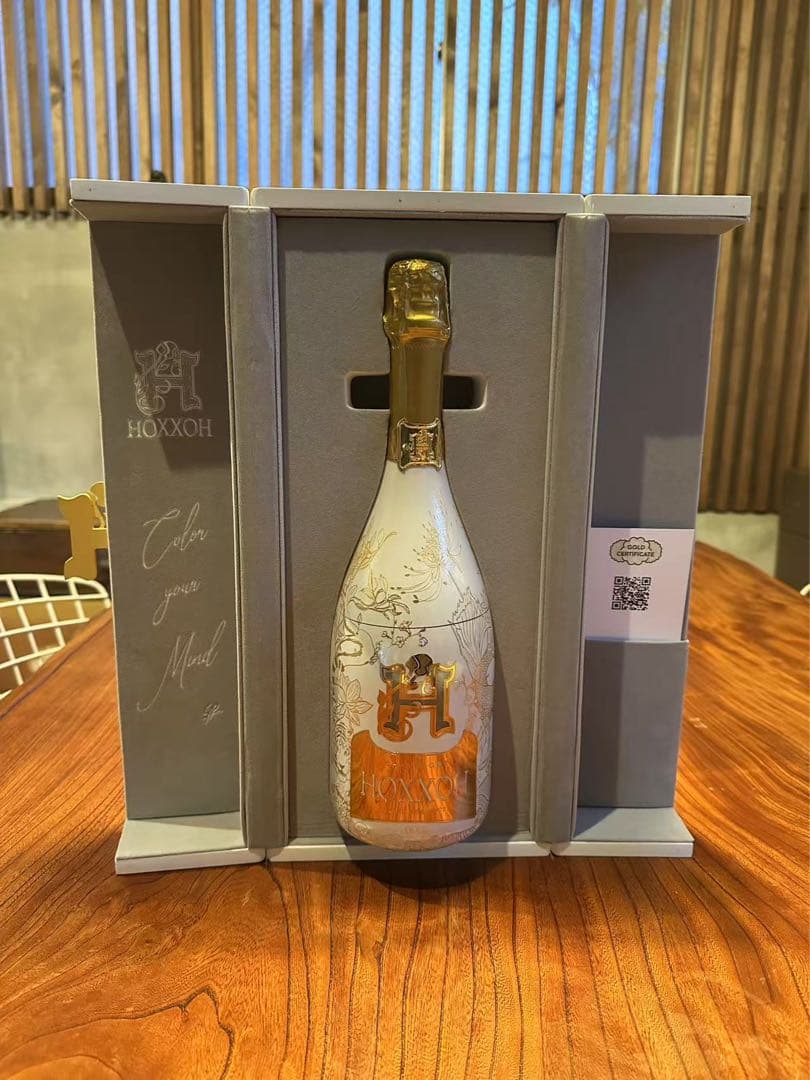 HOXXOH オックス ルビー 音に反応して7色に光るシャンパン 化粧箱　未開栓