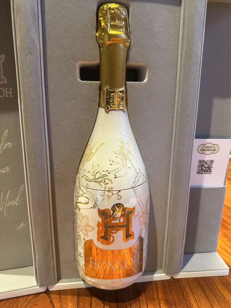 HOXXOH オックス ルビー 音に反応して7色に光るシャンパン 化粧箱　未開栓