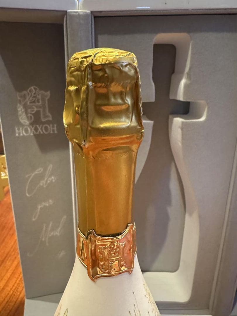 HOXXOH オックス ルビー 音に反応して7色に光るシャンパン 化粧箱　未開栓