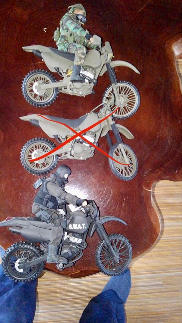 バイク　2台　人形2台　1/6