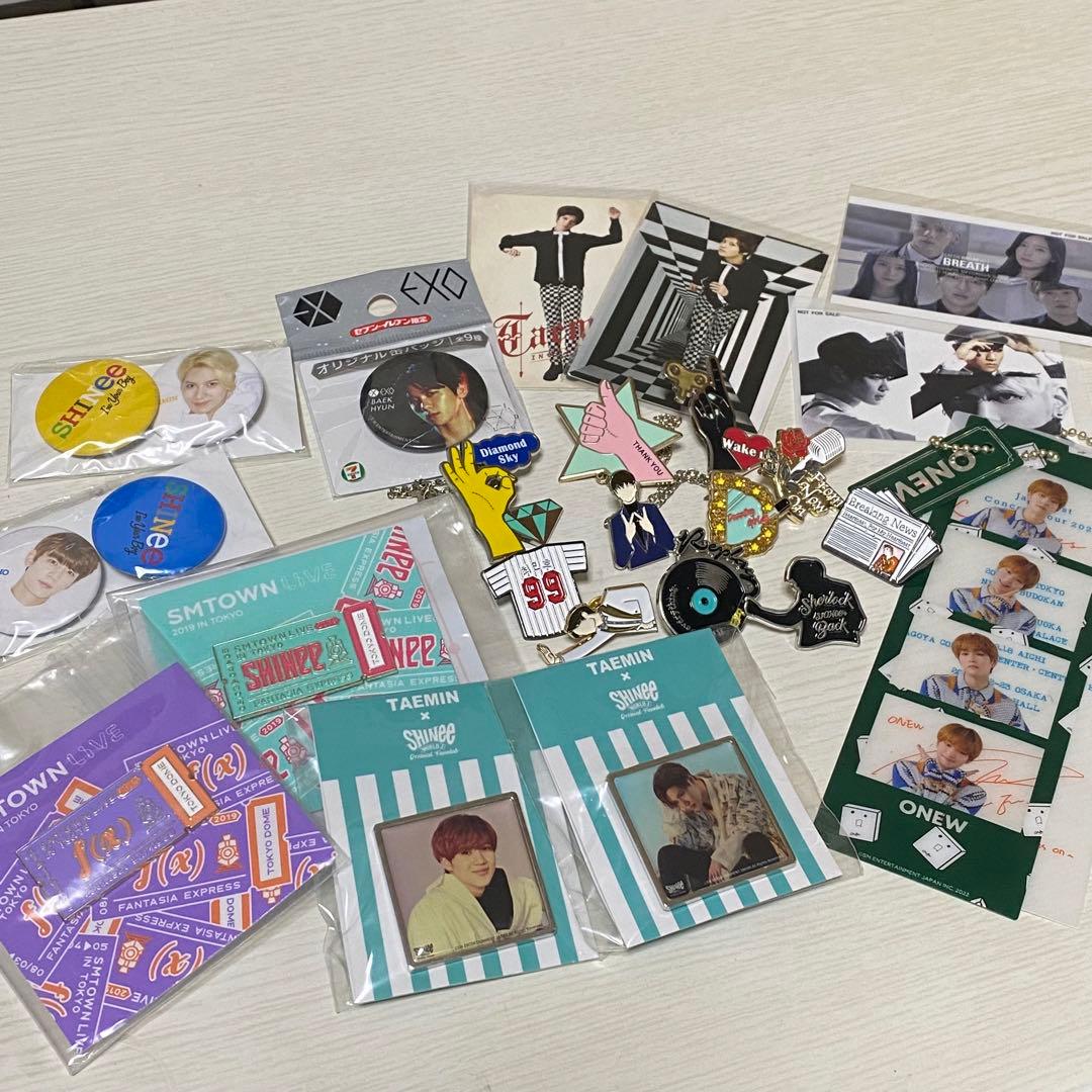 Shinee グッズ バッチ f(x) EXO おまけ付けます