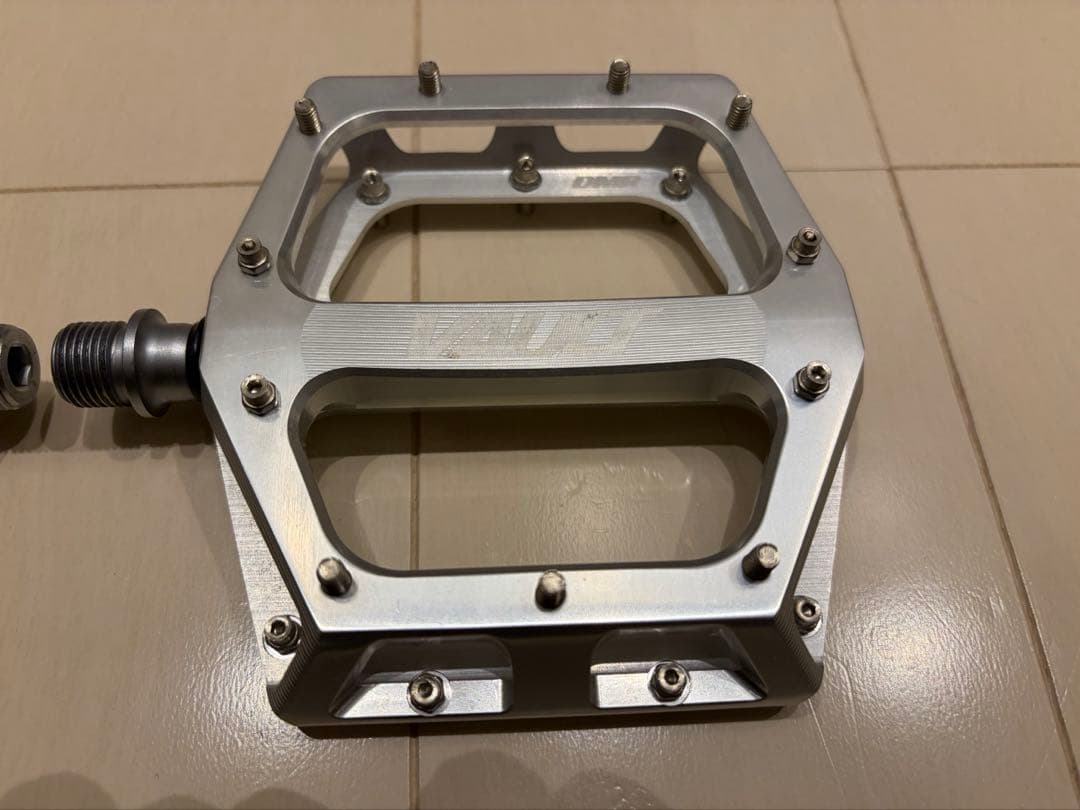 DMR Vault V2 ペダル