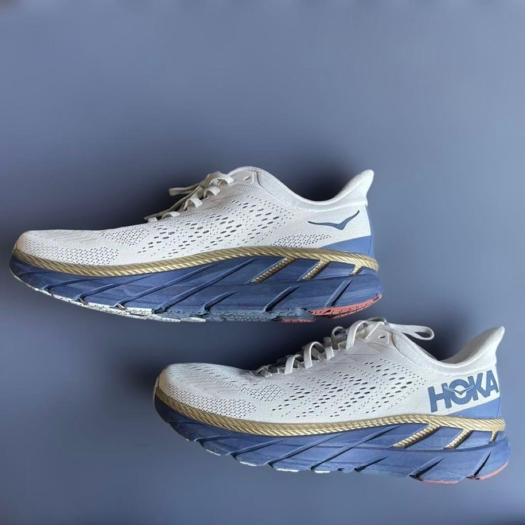 ホカオネオネ　クリフトン7 28センチ