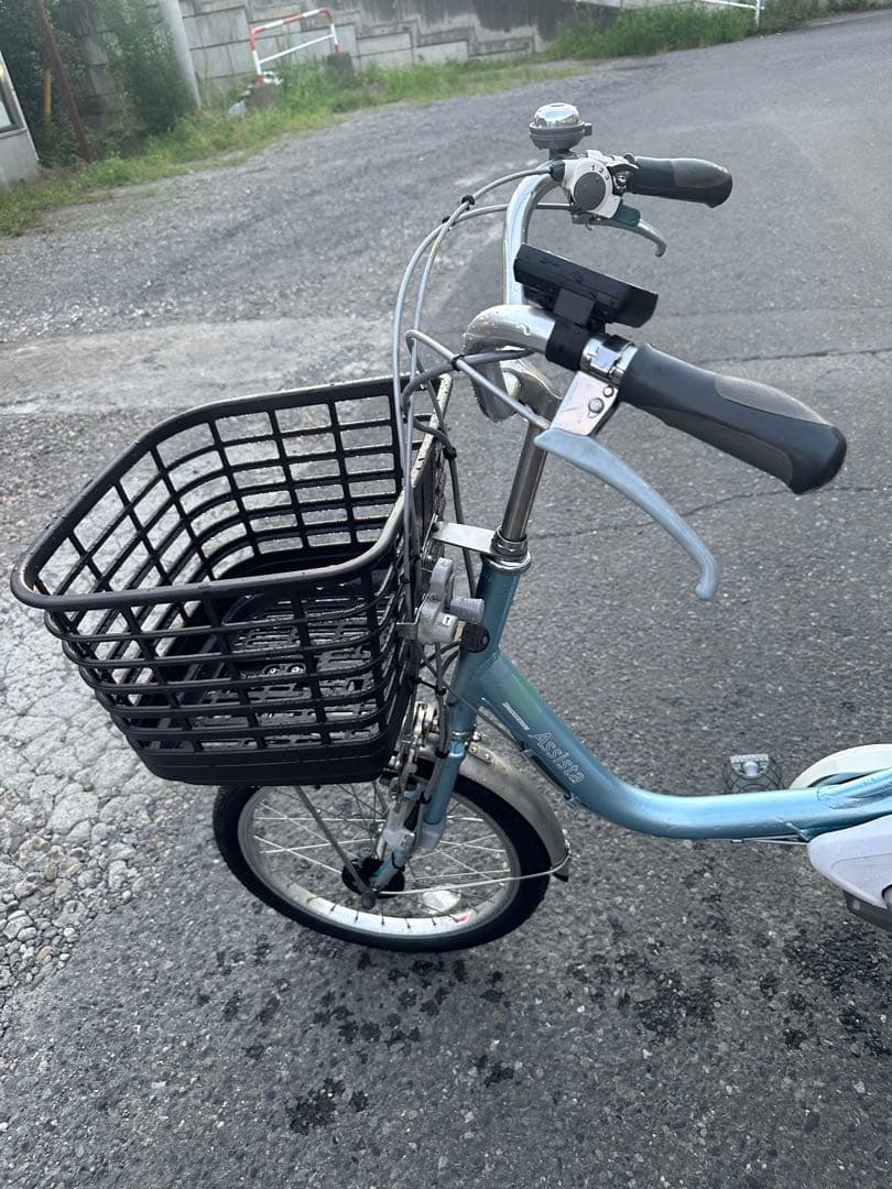 水色の三輪電動アシスト自転車