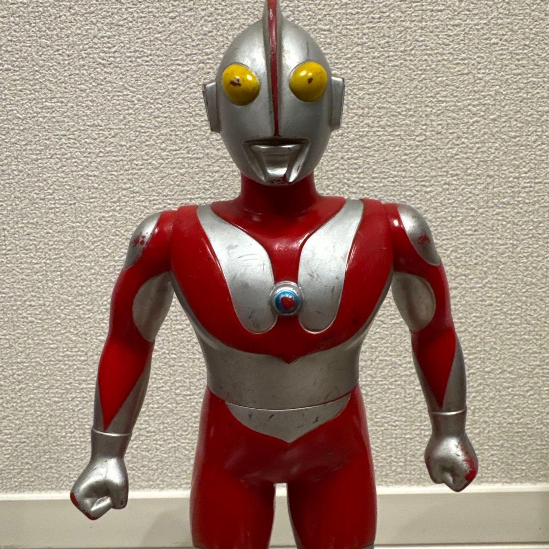 バンダイ　1984限定版ウルトラマン　ビッグソフビ　自立します。