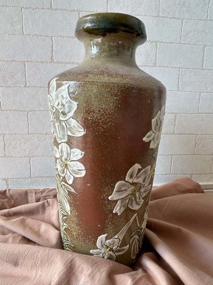 金城　百合文壺　沖縄　金城陶器所　骨董　花器　金城博美