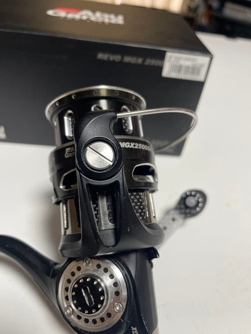 Abu Garcia REVO MGX 2500 SHスピニングリール