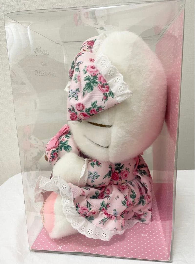 ハローキティ　ぬいぐるみ　2015年製　ローラアシュ　LAURA ASHLEY
