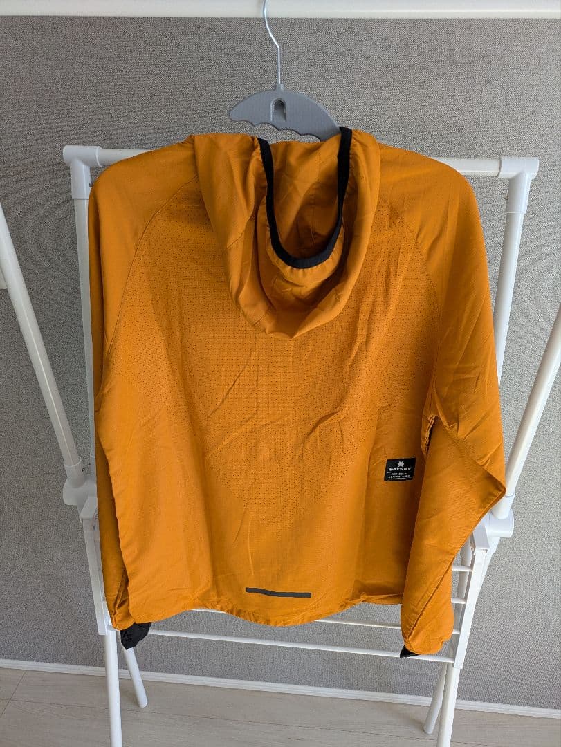 saysky セイスカイ　オレンジ ウインドブレーカー　サイズxs