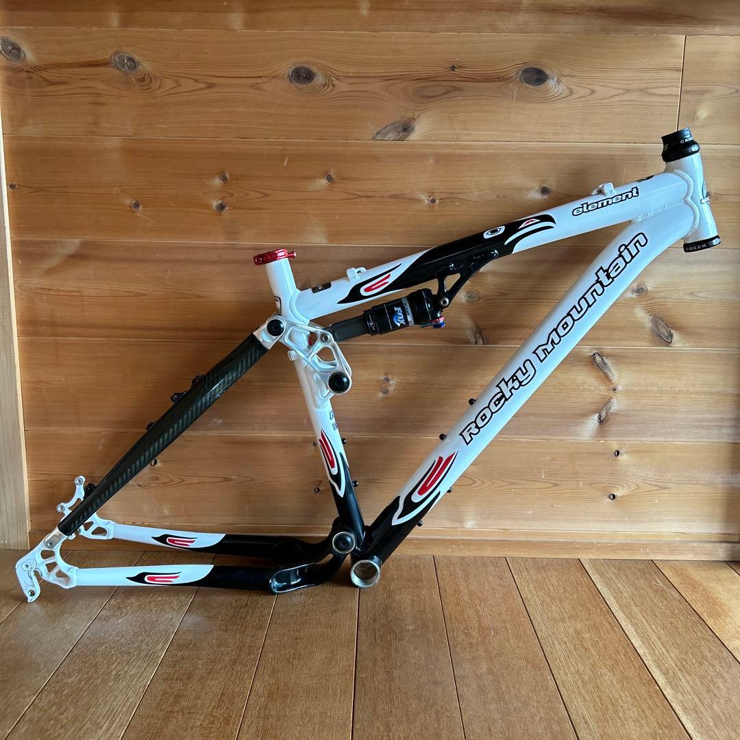 ロッキーマウンテン エレメント トライバル 18インチ