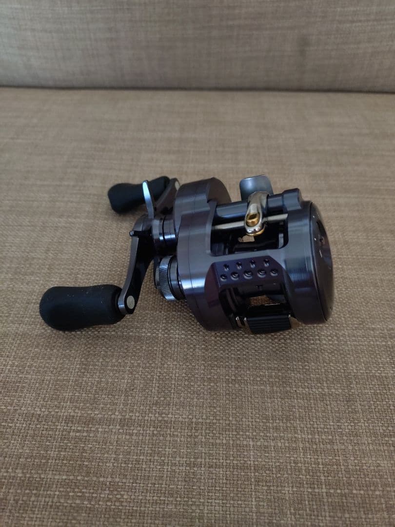 シマノ SHIMANO ベイトリール 24 カルカッタコンクエスト 31HG