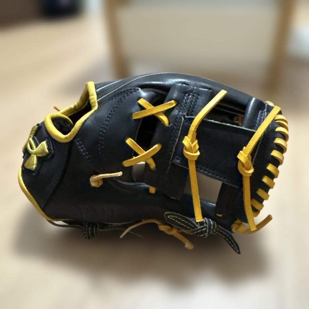 アンダーアーマー硬式グラブ