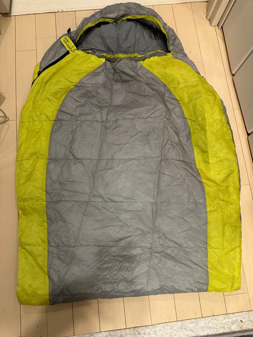 イスカISUKA ウルトラライトネオ 軽量寝袋　夏用シュラフ送料込み