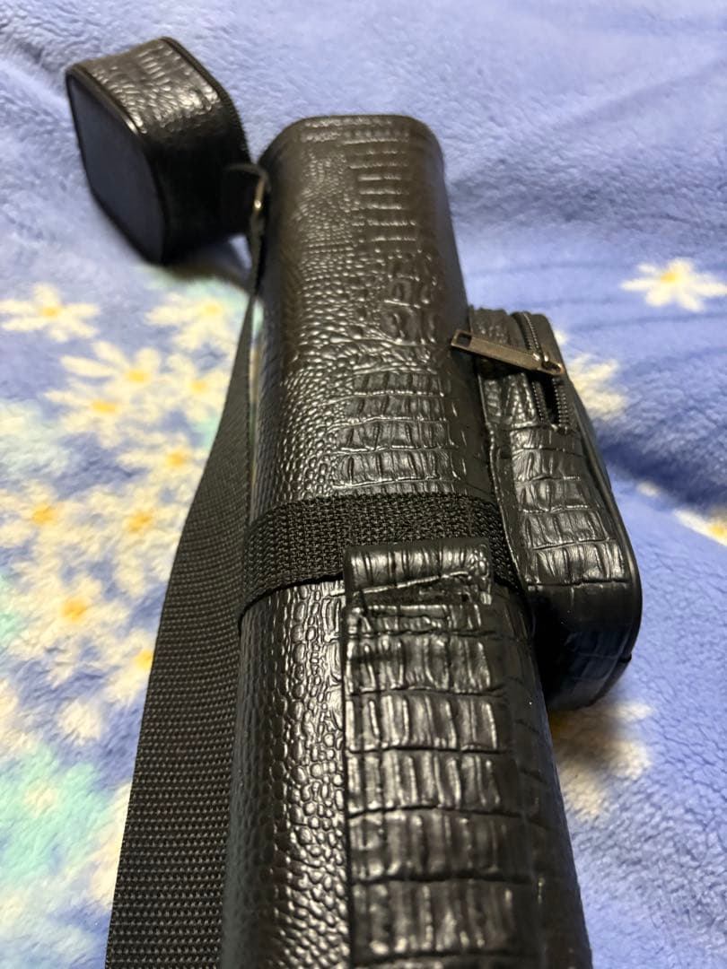 ビリヤードキュー３本 キューケースと付属品 のセット販売です