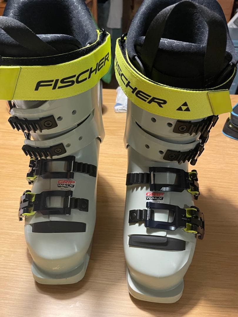 Fischer rc4mvスキー用ブーツ