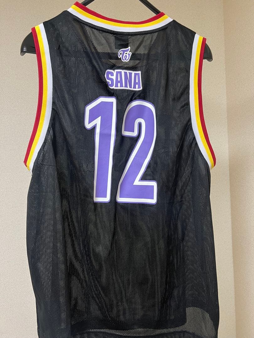 TWICE サナ　ユニフォーム