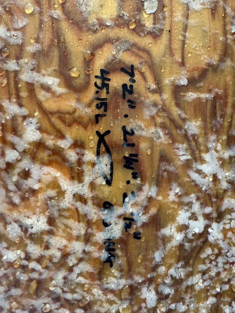 【てっちゃん】定価20万近く　サーフボード　ミッドレングス7'2\"